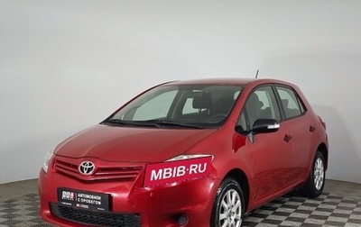 Toyota Auris II, 2011 год, 745 000 рублей, 1 фотография