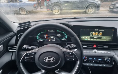 Hyundai Elantra, 2023 год, 2 450 000 рублей, 6 фотография