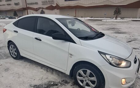 Hyundai Solaris II рестайлинг, 2013 год, 720 000 рублей, 10 фотография