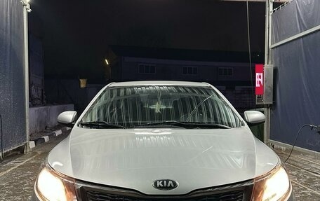 KIA Rio III рестайлинг, 2013 год, 850 000 рублей, 2 фотография