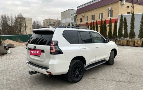 Toyota Land Cruiser Prado 150 рестайлинг 2, 2020 год, 7 099 000 рублей, 6 фотография