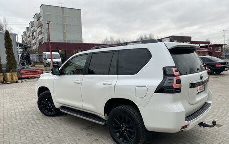 Toyota Land Cruiser Prado 150 рестайлинг 2, 2020 год, 7 099 000 рублей, 8 фотография