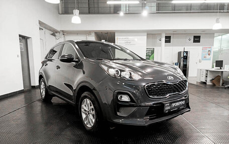 KIA Sportage IV рестайлинг, 2020 год, 2 489 000 рублей, 3 фотография