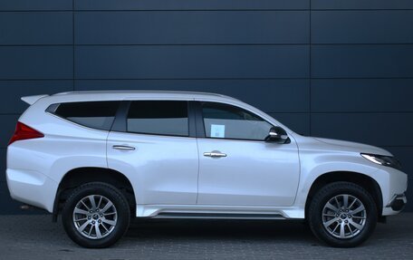 Mitsubishi Pajero Sport III рестайлинг, 2018 год, 2 945 000 рублей, 4 фотография