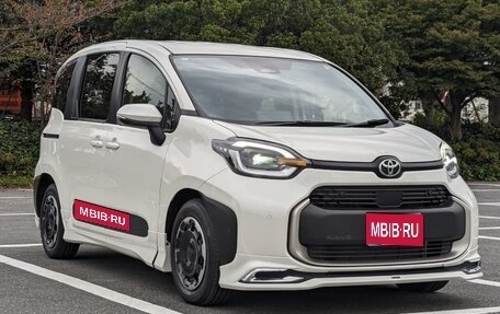 Toyota Sienta, 2022 год, 1 870 000 рублей, 1 фотография