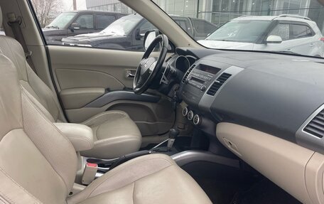 Mitsubishi Outlander III рестайлинг 3, 2008 год, 899 000 рублей, 10 фотография