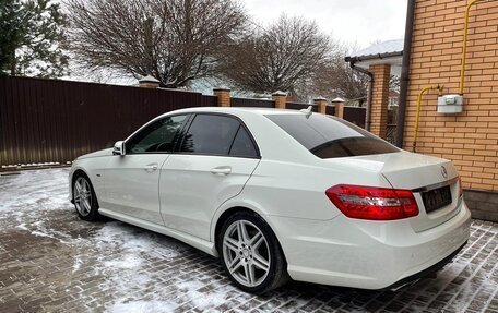 Mercedes-Benz E-Класс, 2011 год, 1 600 000 рублей, 3 фотография