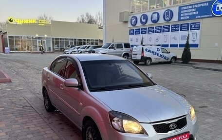 KIA Rio II, 2010 год, 700 000 рублей, 3 фотография