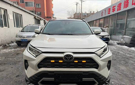 Toyota RAV4, 2022 год, 3 420 000 рублей, 2 фотография