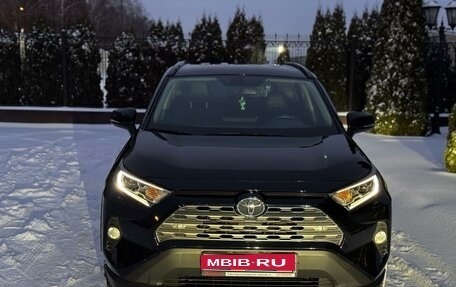 Toyota RAV4, 2021 год, 3 700 000 рублей, 1 фотография