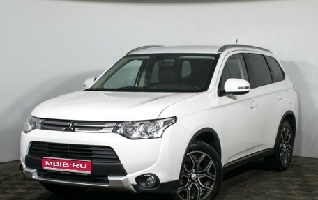 Mitsubishi Outlander III рестайлинг 3, 2014 год, 1 897 000 рублей, 1 фотография