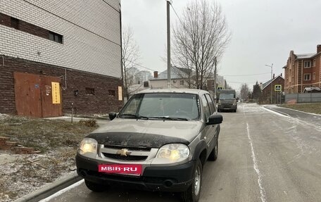 Chevrolet Niva I рестайлинг, 2013 год, 310 000 рублей, 2 фотография