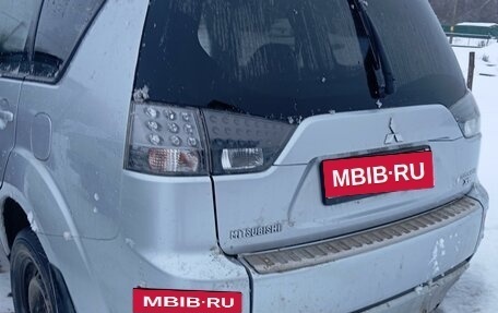 Mitsubishi Outlander III рестайлинг 3, 2008 год, 720 000 рублей, 3 фотография