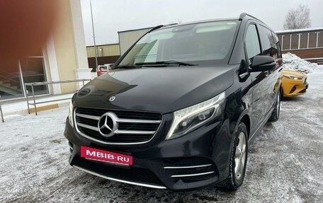 Mercedes-Benz V-Класс, 2017 год, 4 690 000 рублей, 9 фотография