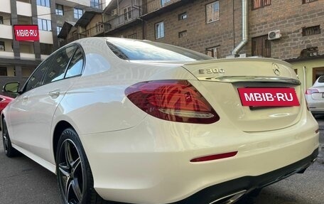 Mercedes-Benz E-Класс, 2018 год, 3 750 000 рублей, 2 фотография