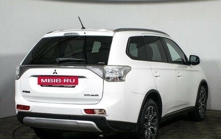 Mitsubishi Outlander III рестайлинг 3, 2014 год, 1 897 000 рублей, 3 фотография