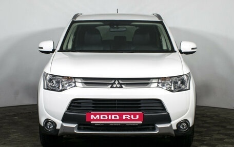 Mitsubishi Outlander III рестайлинг 3, 2014 год, 1 897 000 рублей, 2 фотография