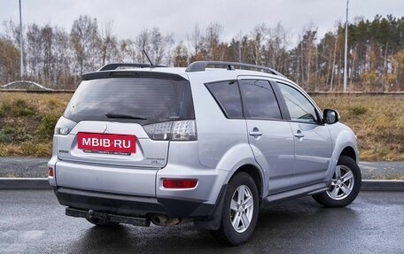 Mitsubishi Outlander III рестайлинг 3, 2011 год, 1 389 000 рублей, 2 фотография