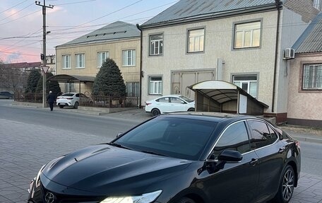 Toyota Camry, 2021 год, 3 410 000 рублей, 1 фотография