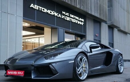 Lamborghini Aventador I рестайлинг, 2013 год, 25 000 000 рублей, 1 фотография