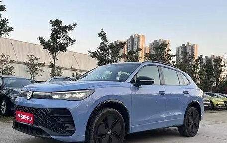 Volkswagen Tiguan, 2024 год, 4 900 000 рублей, 1 фотография