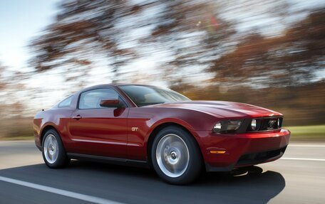 Ford Mustang VI рестайлинг, 2012 год, 1 900 000 рублей, 1 фотография