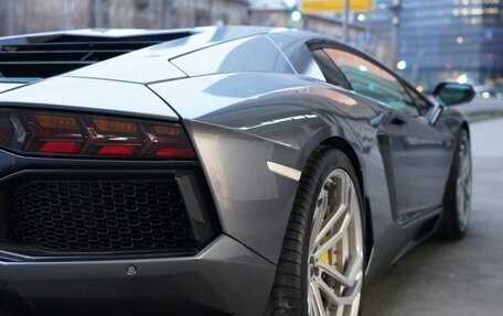 Lamborghini Aventador I рестайлинг, 2013 год, 25 000 000 рублей, 5 фотография