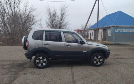 Chevrolet Niva I рестайлинг, 2011 год, 535 000 рублей, 3 фотография