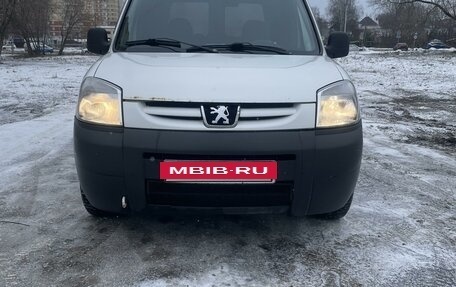 Peugeot Partner II рестайлинг 2, 2011 год, 395 000 рублей, 2 фотография