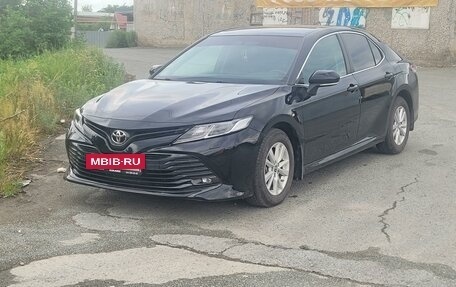 Toyota Camry, 2021 год, 3 450 000 рублей, 4 фотография