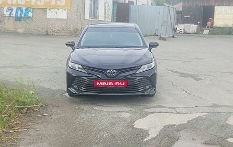 Toyota Camry, 2021 год, 3 450 000 рублей, 5 фотография