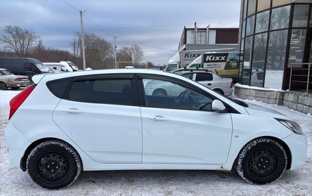 Hyundai Solaris II рестайлинг, 2011 год, 950 000 рублей, 4 фотография