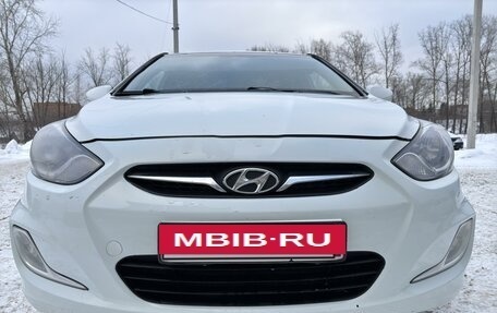 Hyundai Solaris II рестайлинг, 2011 год, 950 000 рублей, 2 фотография