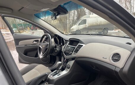 Chevrolet Cruze II, 2011 год, 670 000 рублей, 9 фотография