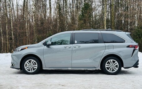 Toyota Sienna, 2023 год, 9 490 000 рублей, 2 фотография