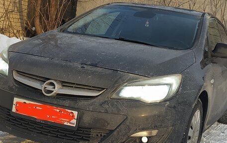 Opel Astra J, 2013 год, 880 000 рублей, 3 фотография