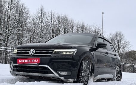 Volkswagen Tiguan II, 2020 год, 2 550 000 рублей, 2 фотография