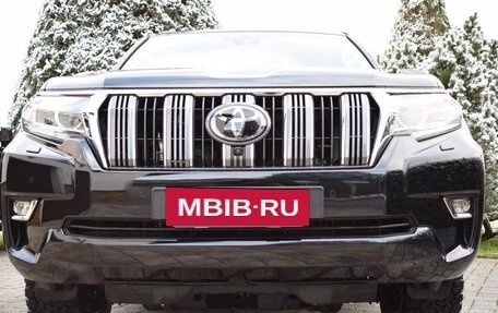 Toyota Land Cruiser Prado 150 рестайлинг 2, 2022 год, 7 971 000 рублей, 3 фотография