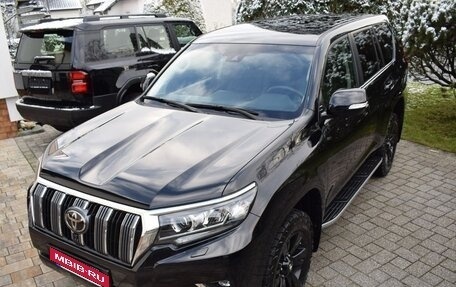 Toyota Land Cruiser Prado 150 рестайлинг 2, 2022 год, 7 971 000 рублей, 4 фотография