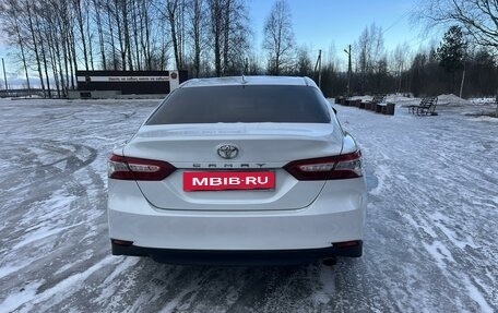 Toyota Camry, 2019 год, 3 250 000 рублей, 4 фотография