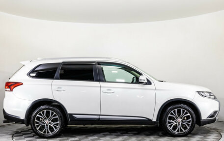 Mitsubishi Outlander III рестайлинг 3, 2015 год, 1 569 000 рублей, 4 фотография