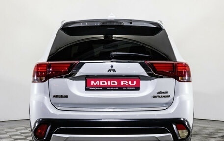 Mitsubishi Outlander III рестайлинг 3, 2015 год, 1 569 000 рублей, 6 фотография