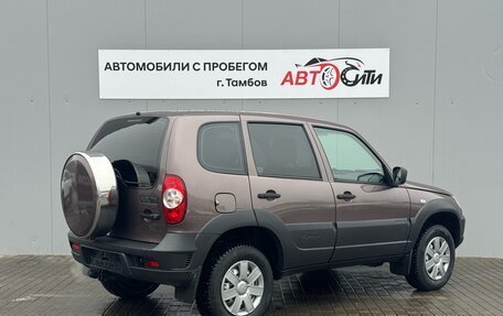 Chevrolet Niva I рестайлинг, 2018 год, 910 000 рублей, 5 фотография