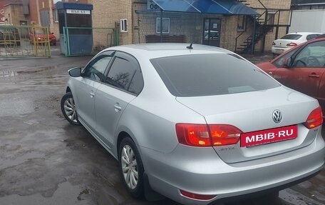 Volkswagen Jetta VI, 2012 год, 1 230 000 рублей, 2 фотография