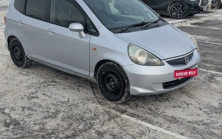 Honda Fit III, 2005 год, 550 000 рублей, 2 фотография