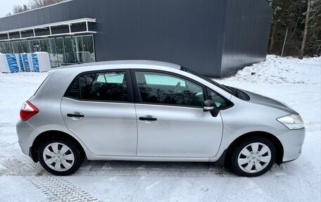 Toyota Auris II, 2011 год, 1 000 000 рублей, 2 фотография