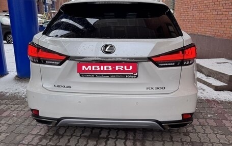 Lexus RX IV рестайлинг, 2020 год, 5 500 000 рублей, 4 фотография