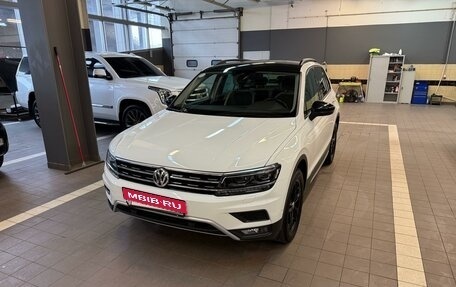 Volkswagen Tiguan II, 2019 год, 2 623 000 рублей, 2 фотография