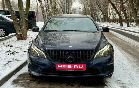 Mercedes-Benz E-Класс, 2013 год, 2 350 000 рублей, 2 фотография