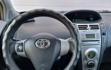 Toyota Yaris III рестайлинг, 2007 год, 604 000 рублей, 12 фотография